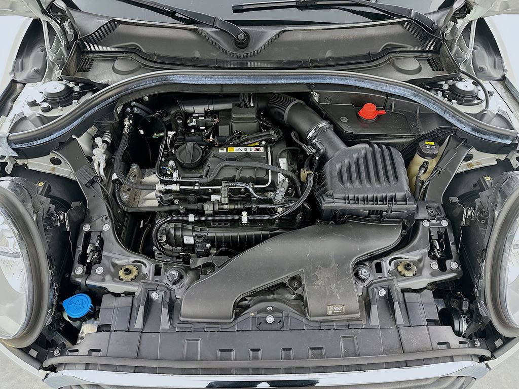Used 2019 MINI Cooper Clubman ALL4 image 33