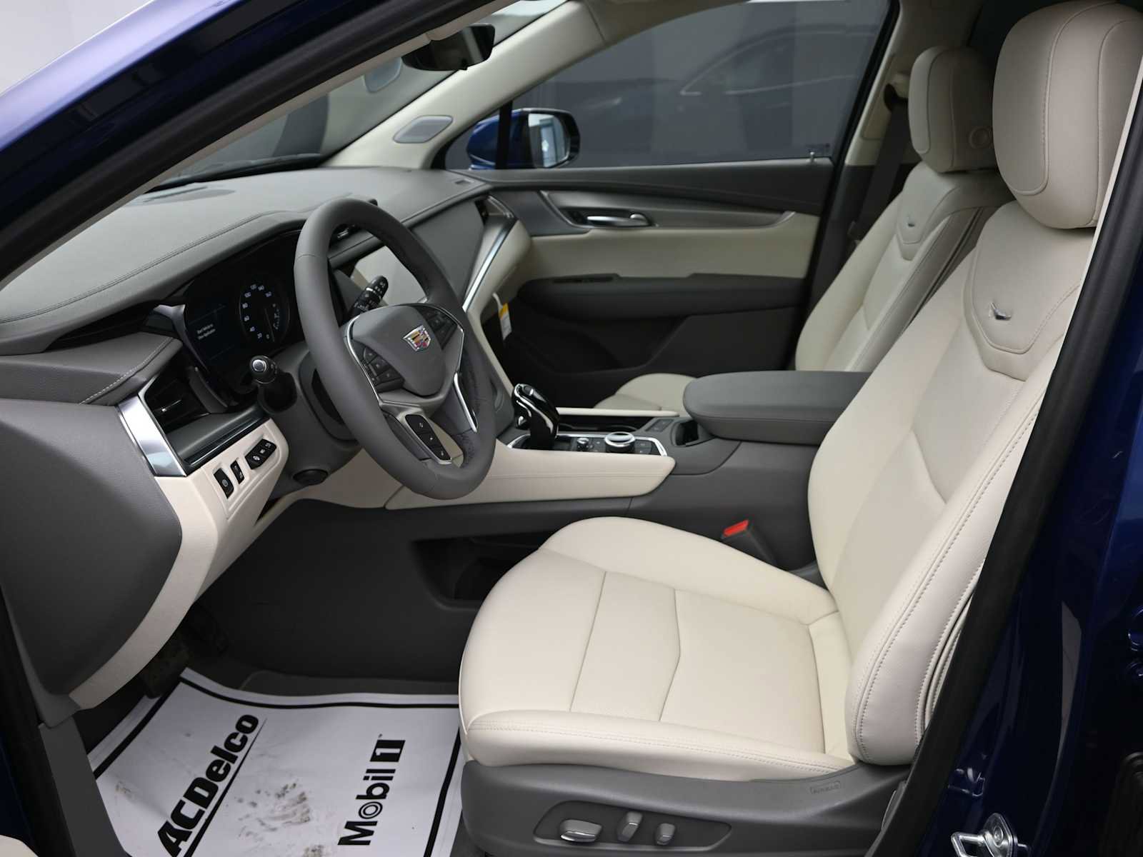 New 2025 Cadillac XT5 Premium Luxury w/ Technology Package image 10