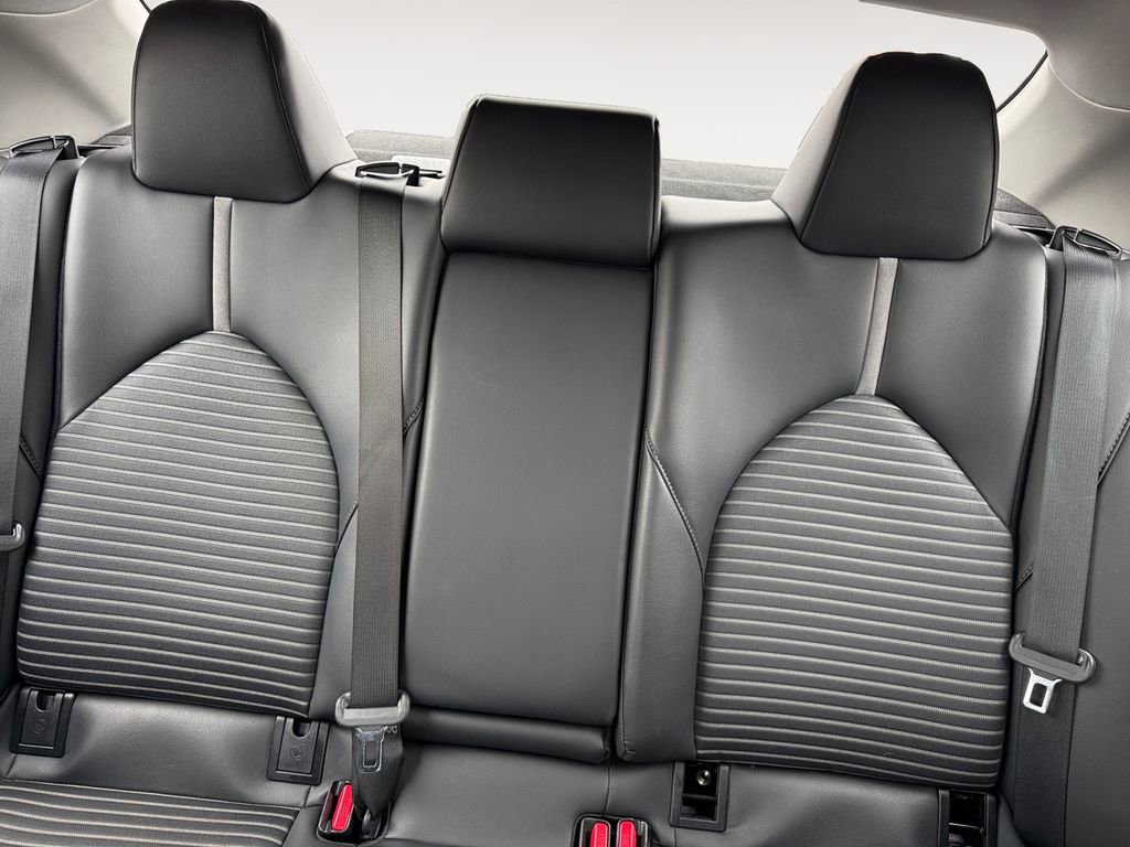 Used 2024 Toyota Camry SE image 13