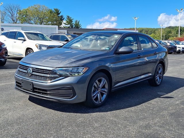Certified 2023 Volkswagen Jetta SE w/ Panoramic Sunroof Package FWD image 3