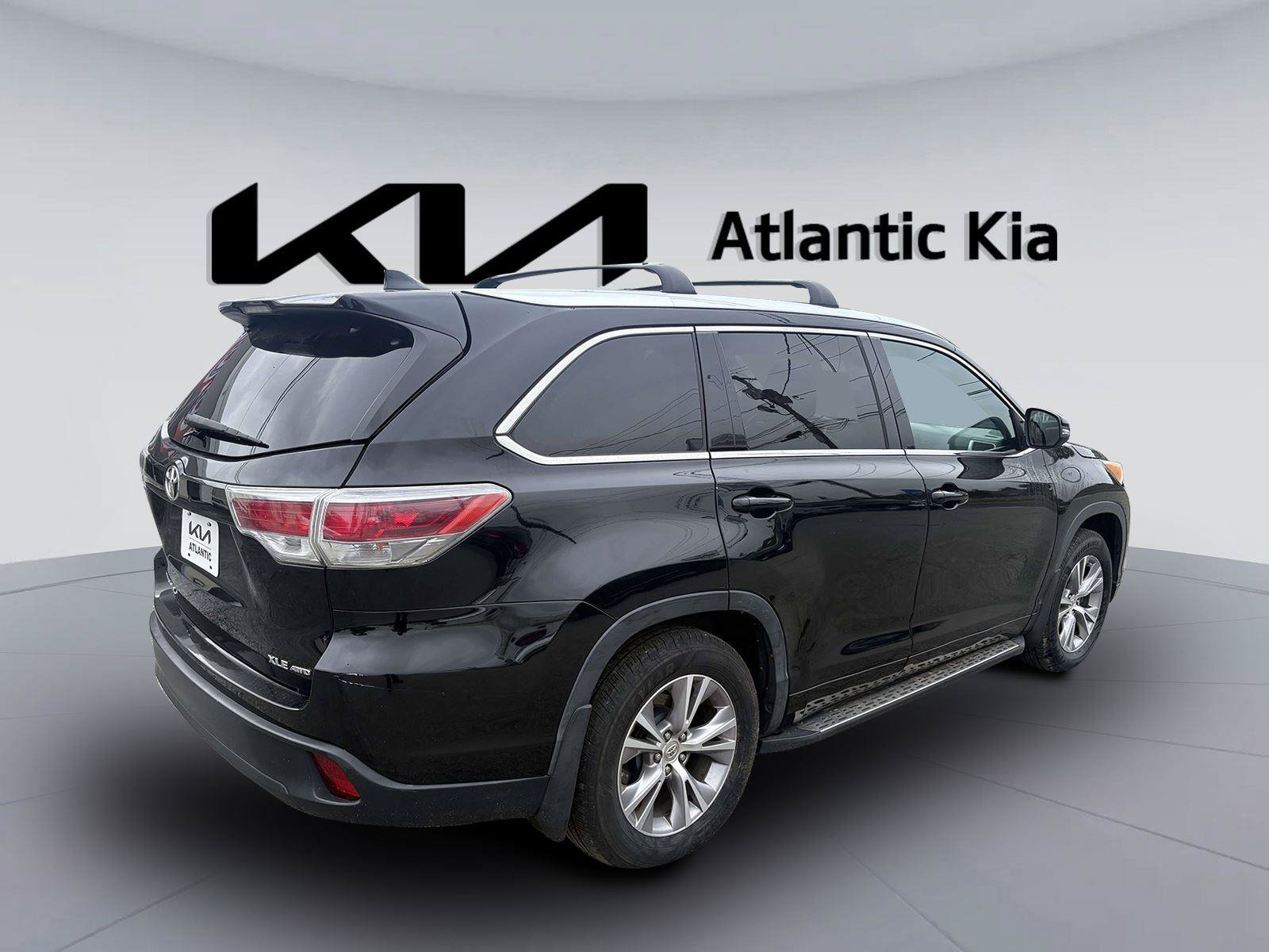 Used 2015 Toyota Highlander XLE AWD/4WD image 7