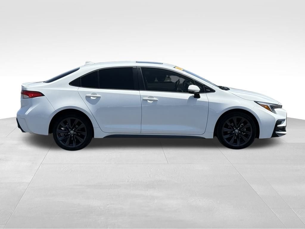 Used 2024 Toyota Corolla SE w/ SE Premium Package image 17