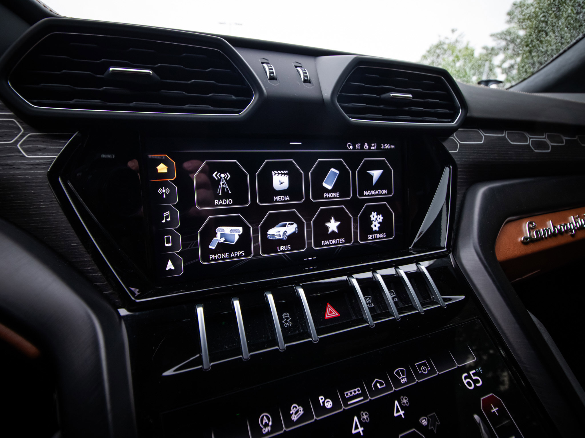 Used 2022 Lamborghini Urus AWD/4WD image 24