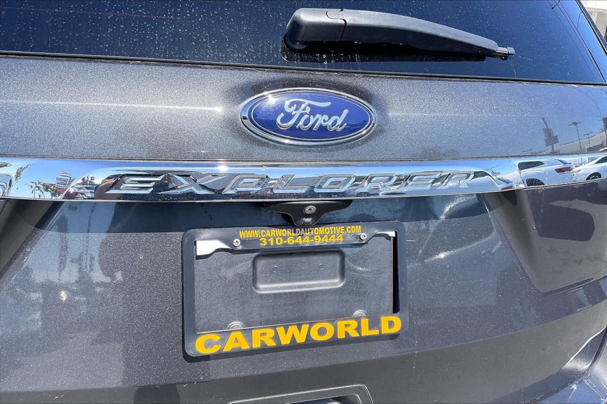 Used 2016 Ford Explorer XLT FWD image 8
