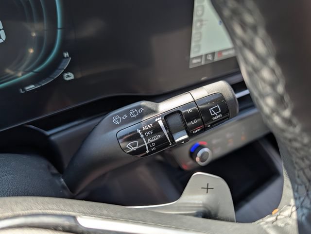 Used 2023 Kia Niro SX Touring FWD image 32