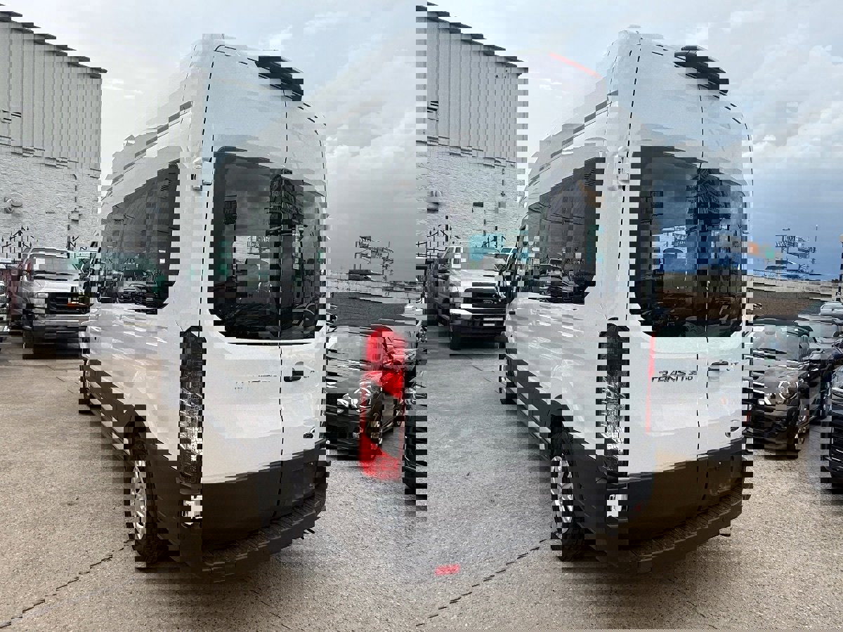 Used 2023 Ford Transit 350 XLT image 6