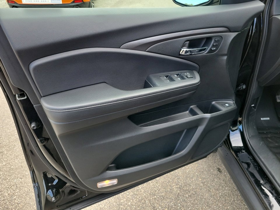 Used 2023 Honda Ridgeline RTL-E image 36