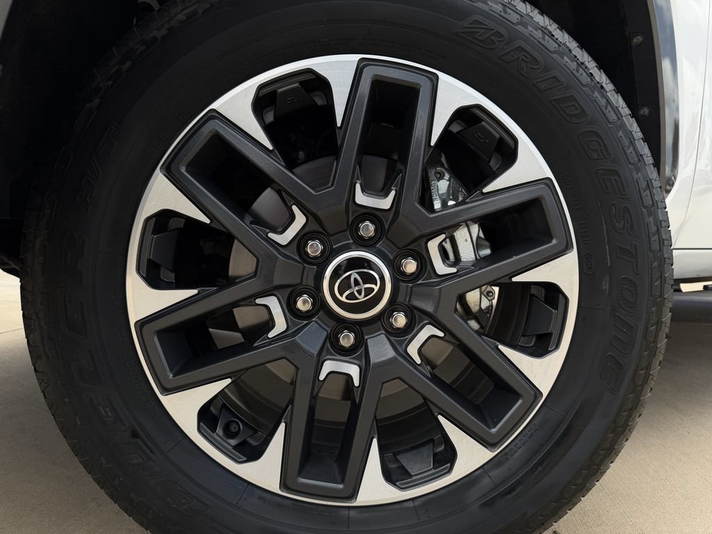 Used 2024 Toyota Tundra Limited AWD/4WD image 9