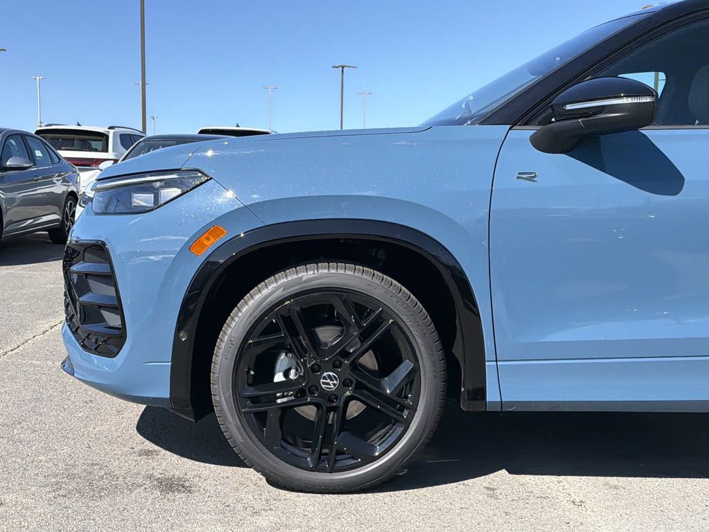 New 2026 Volkswagen Tiguan SE R-Line image 9