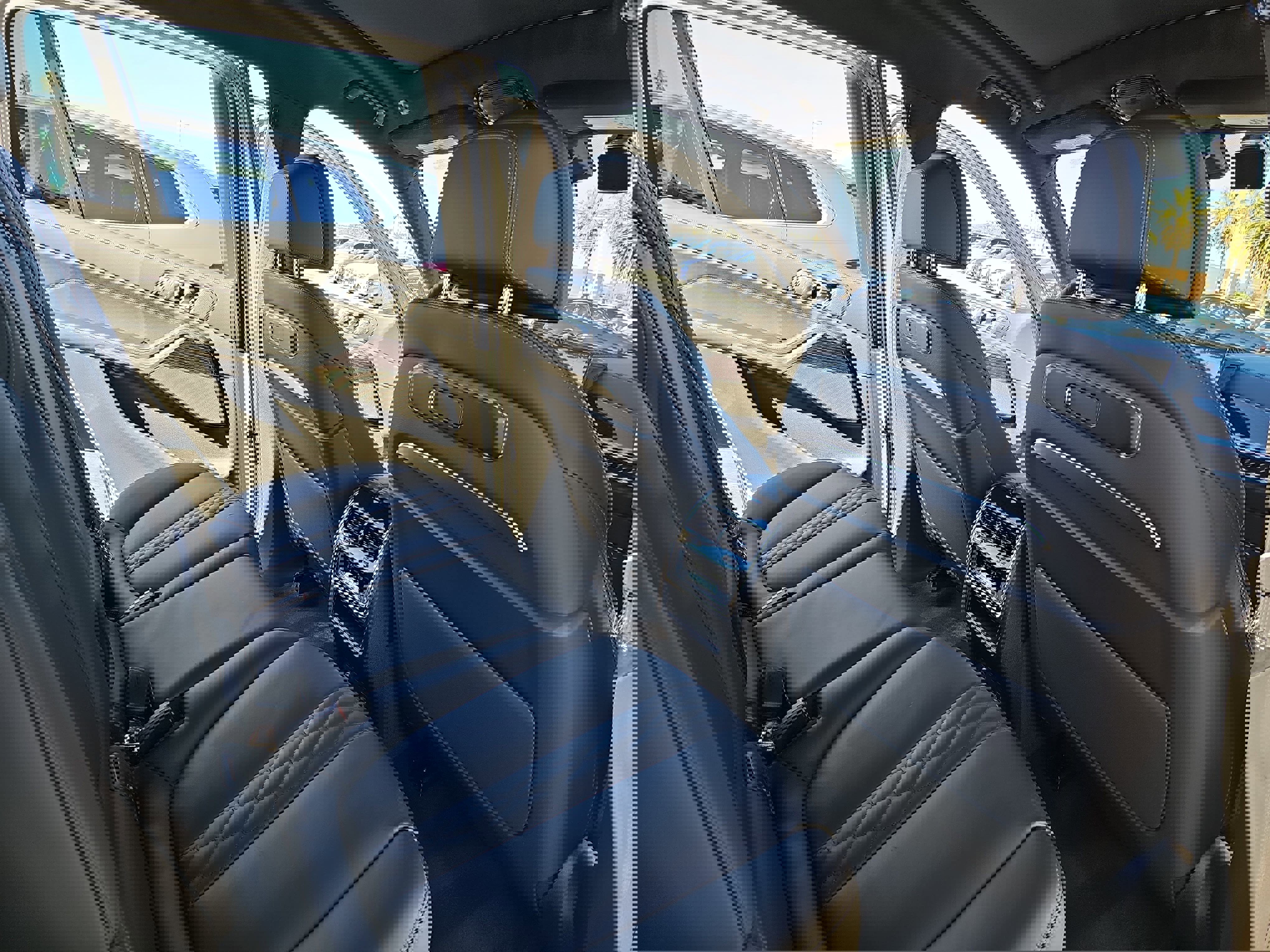 Used 2025 BMW X7 M60i image 11