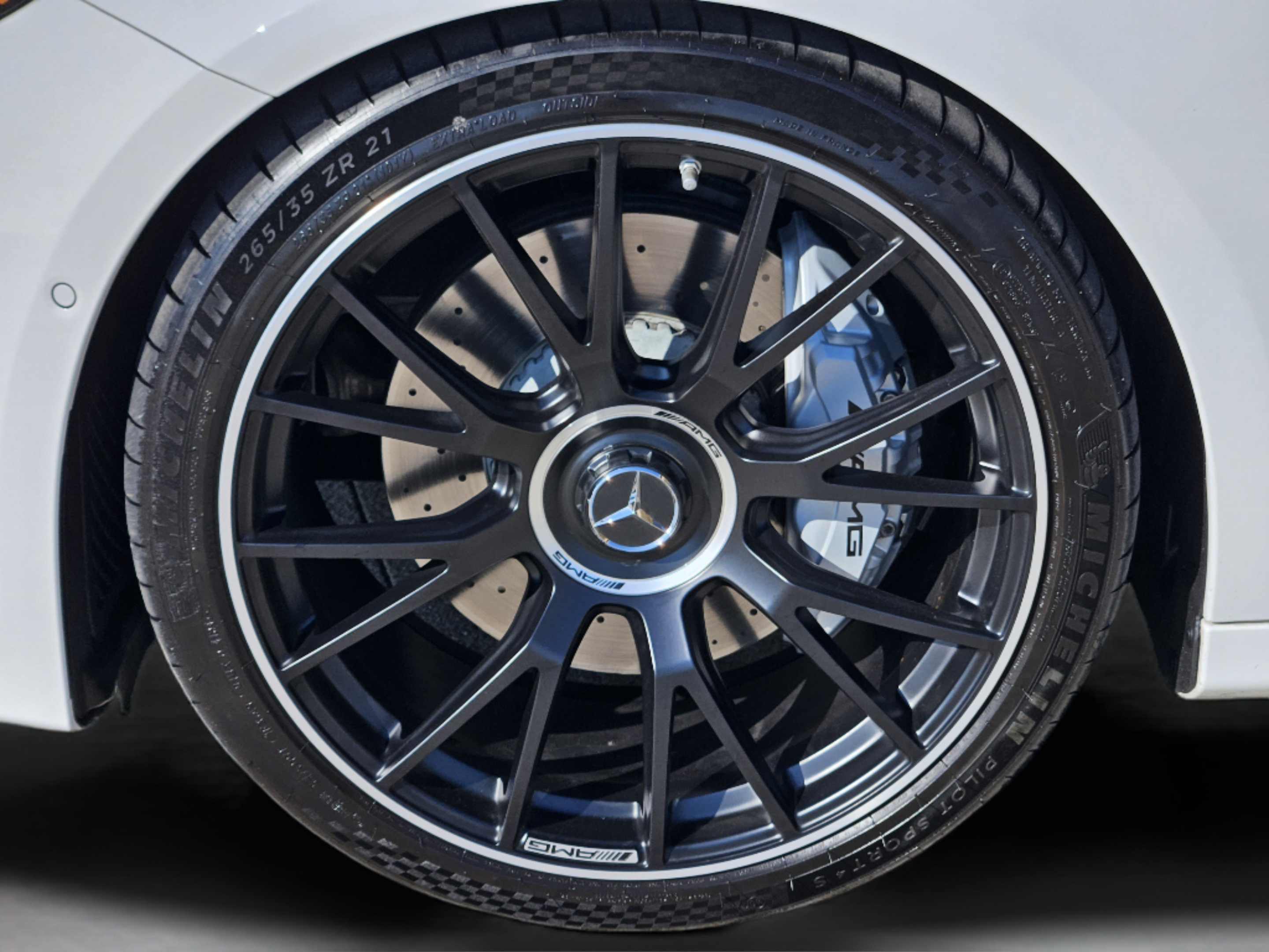 Used 2025 Mercedes-Benz E 53 AMG e 4MATIC Sedan image 31
