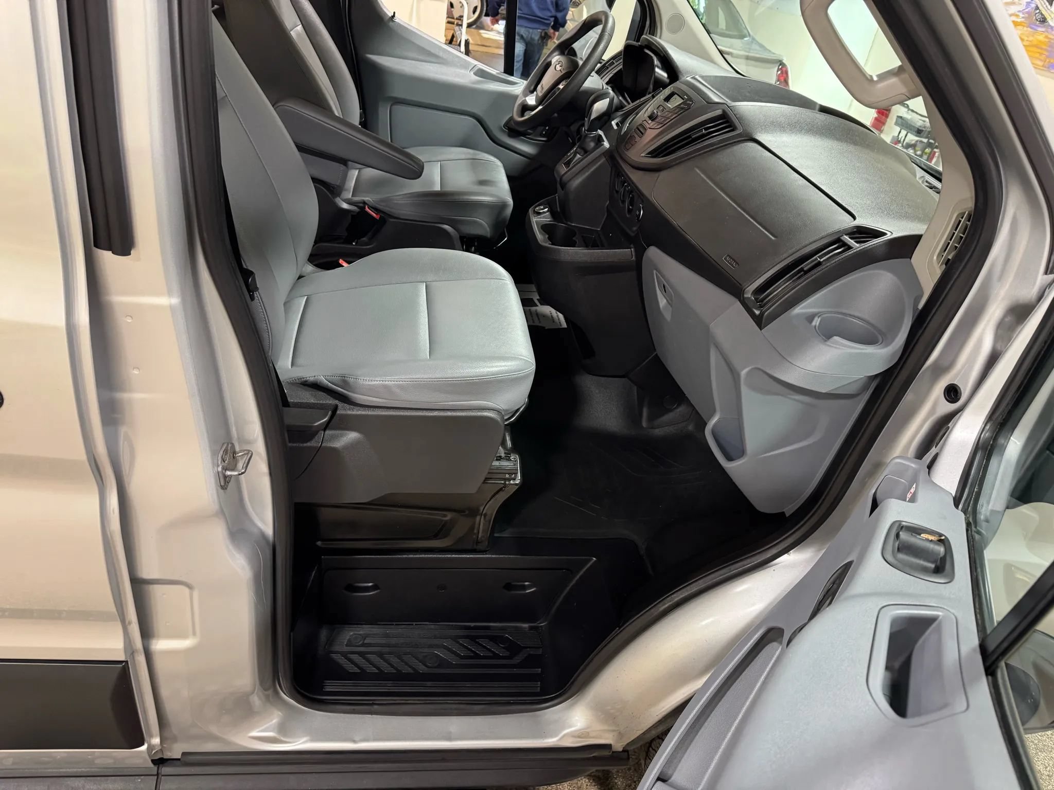 Used 2019 Ford Transit 350 XL RWD image 29