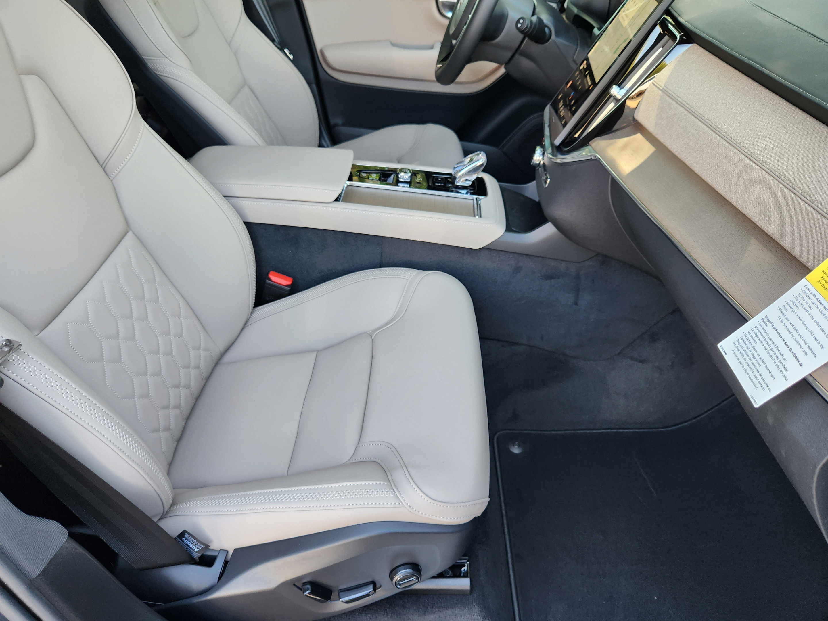 Used 2026 Volvo XC90 B6 Plus w/ Protection Package Premier AWD/4WD image 11