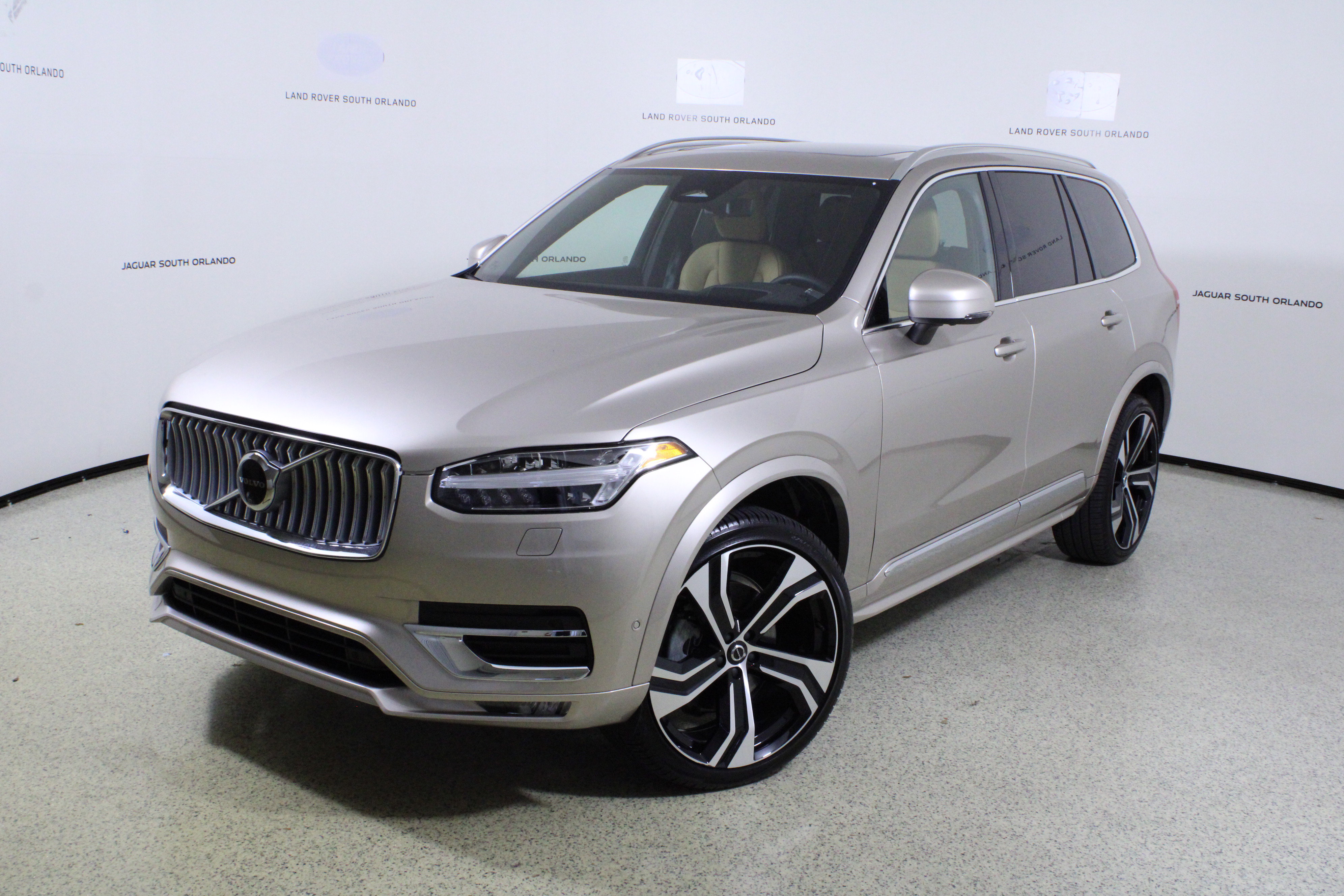 Used 2025 Volvo XC90 B6 Ultra w/ Protection Package Premier image 1