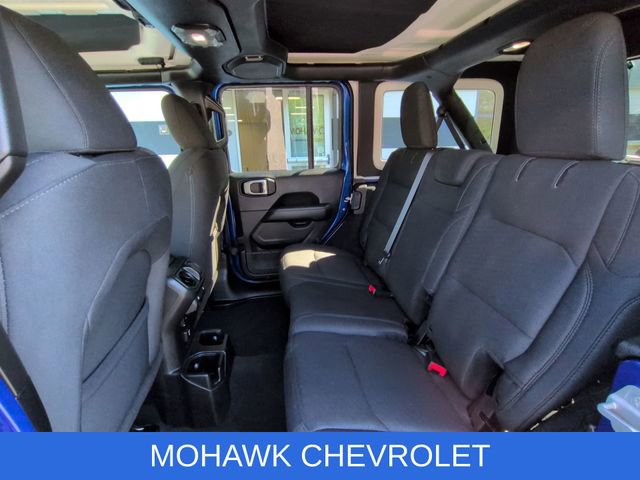 Used 2018 Jeep Wrangler Unlimited Sahara AWD/4WD image 25