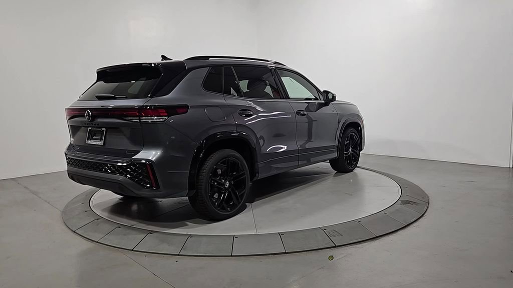 New 2026 Volkswagen Tiguan SE R-Line image 5