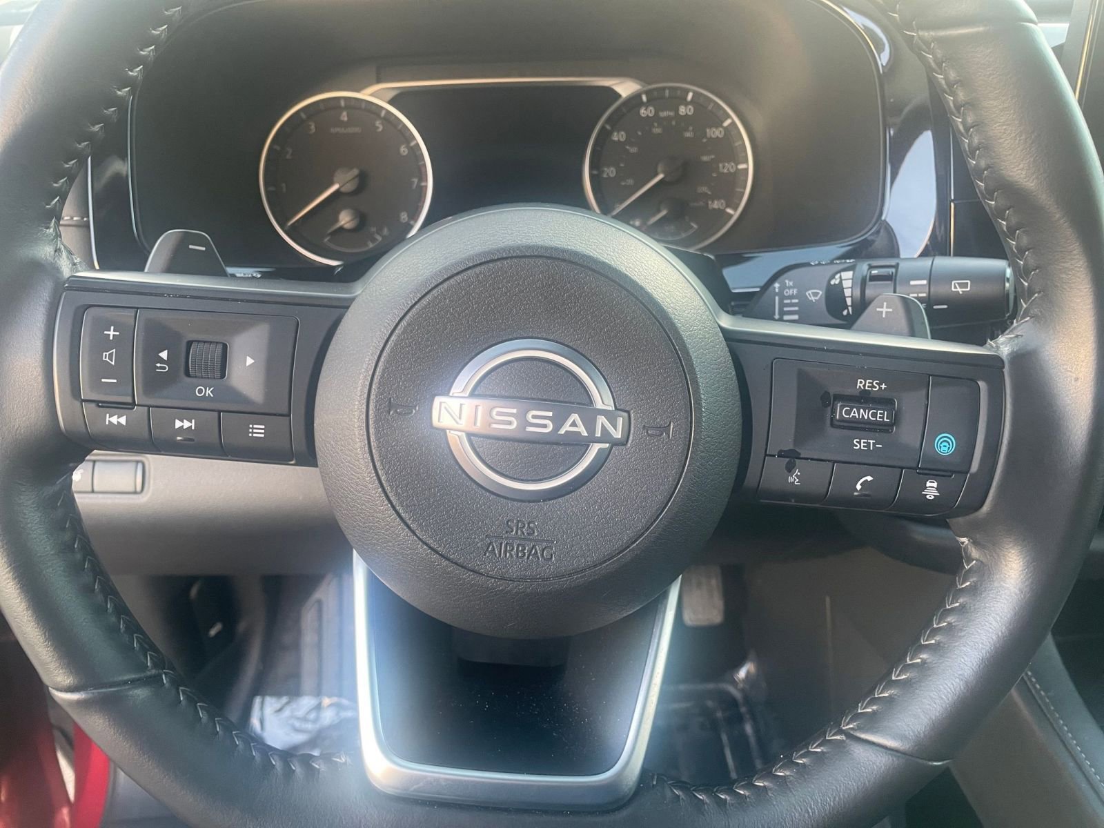 Used 2025 Nissan Pathfinder SV image 29