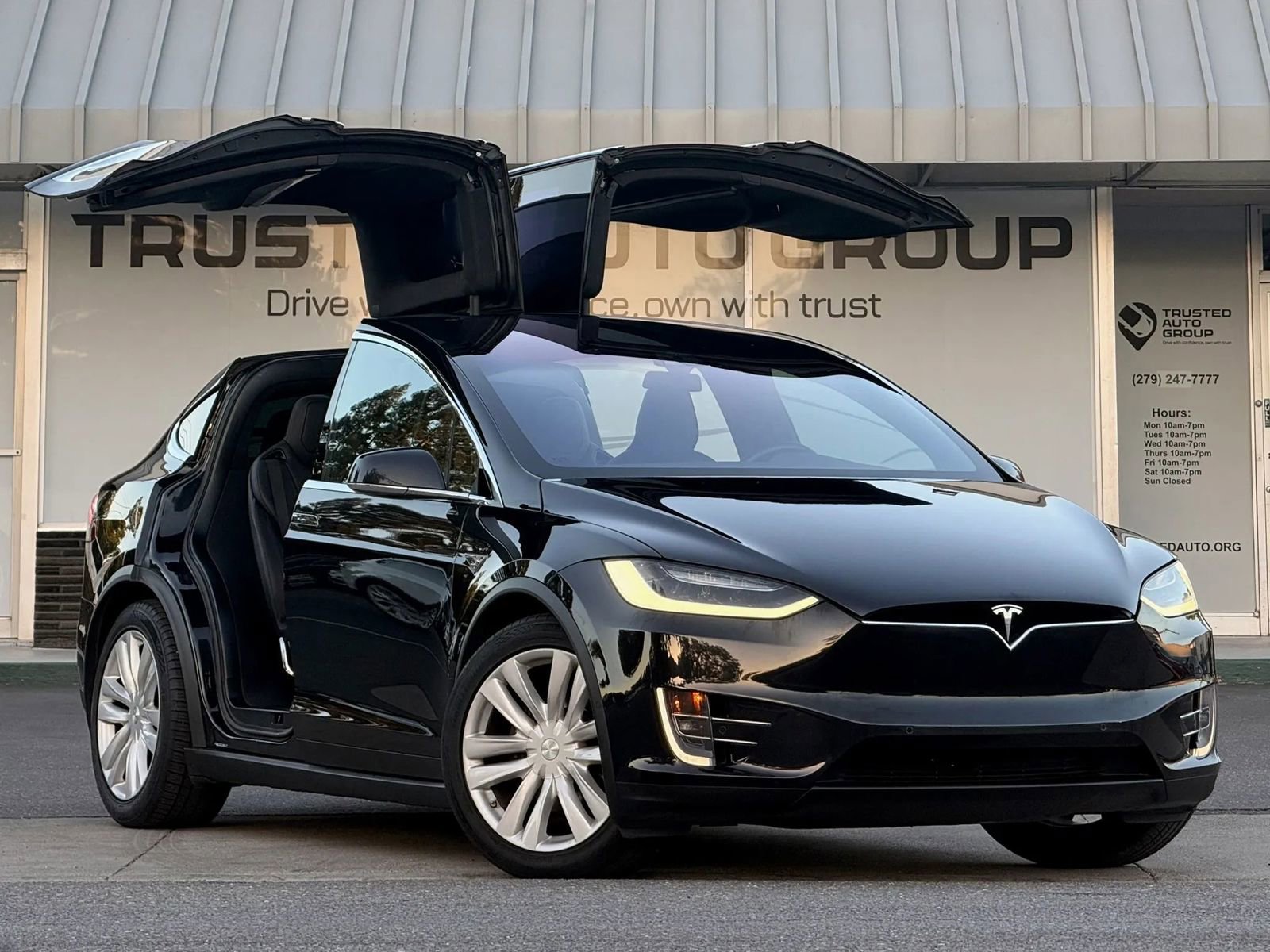Used 2016 Tesla Model X 90D AWD/4WD image 2