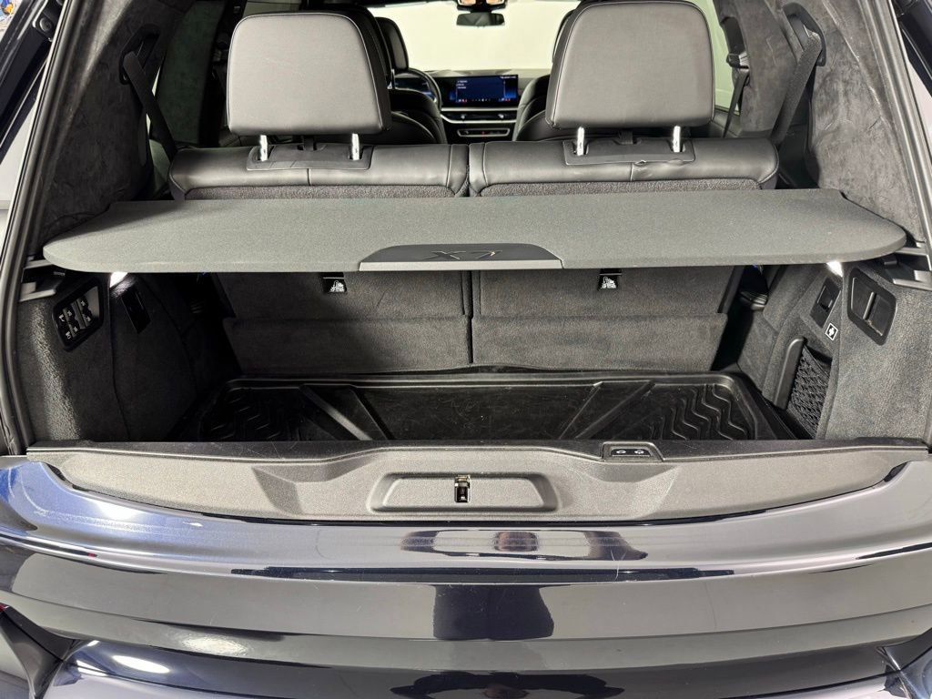 Used 2024 BMW X7 xDrive40i w/ Executive Package image 24