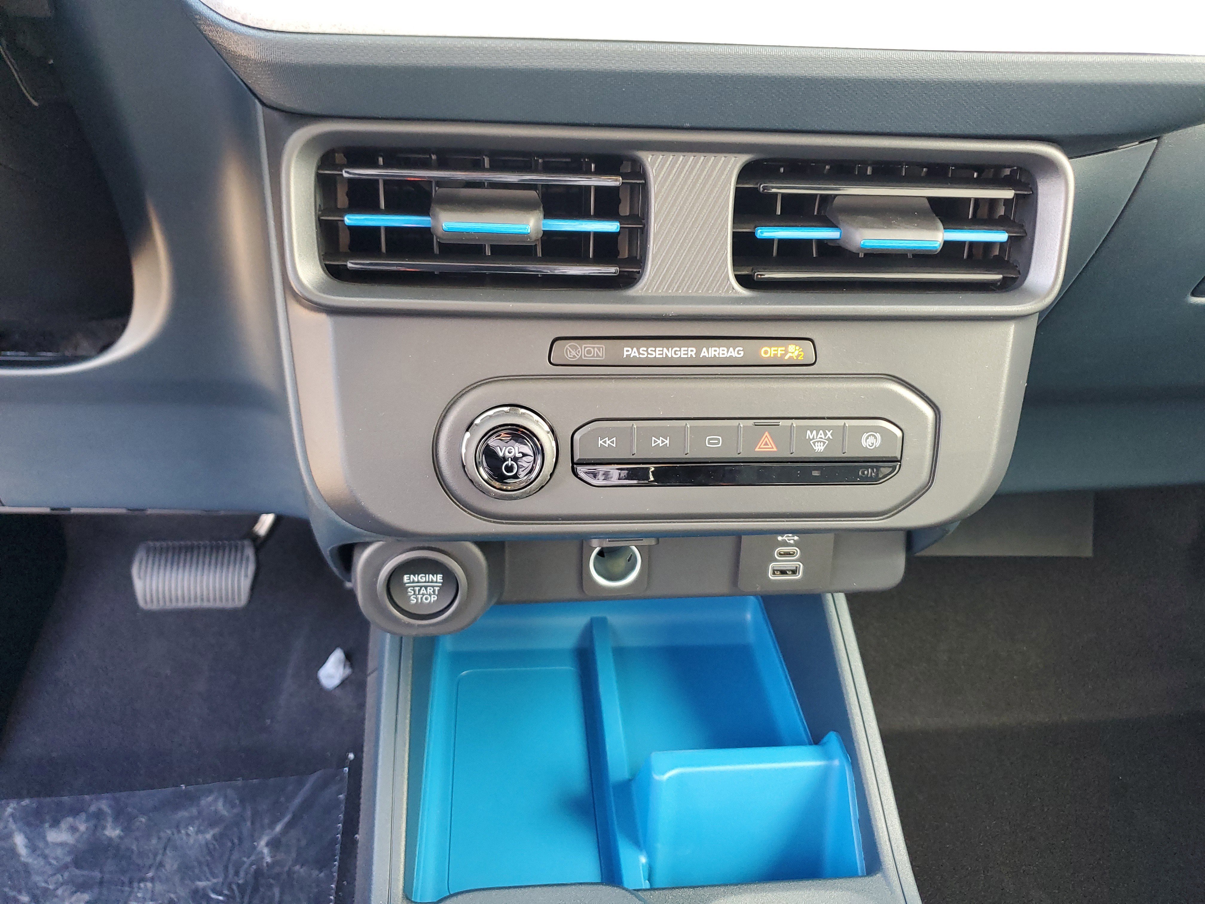 New 2026 Ford Maverick XLT w/ XLT Luxury Package FWD image 17