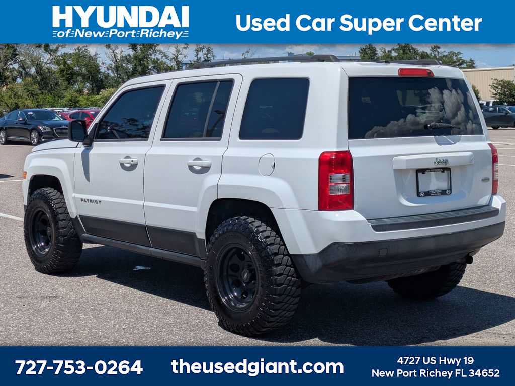 Used 2016 Jeep Patriot Latitude FWD image 8
