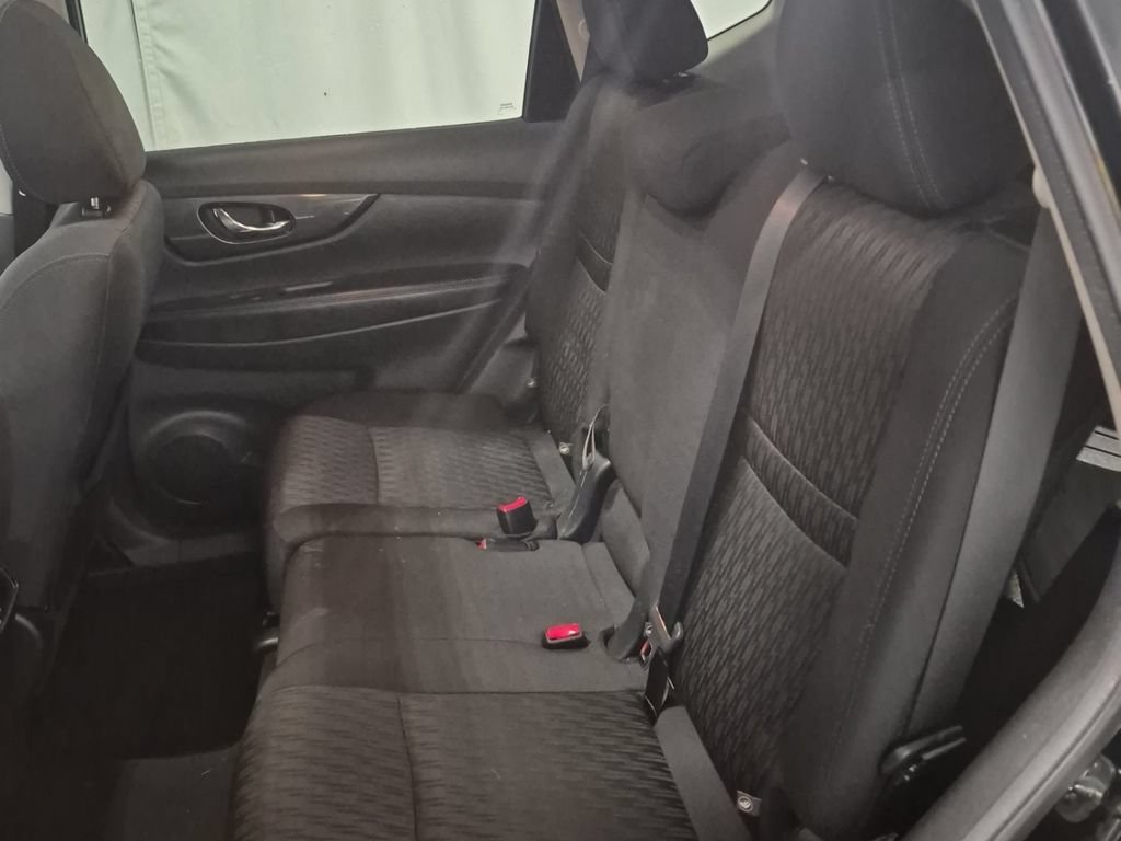 Used 2020 Nissan Rogue SV AWD/4WD image 11