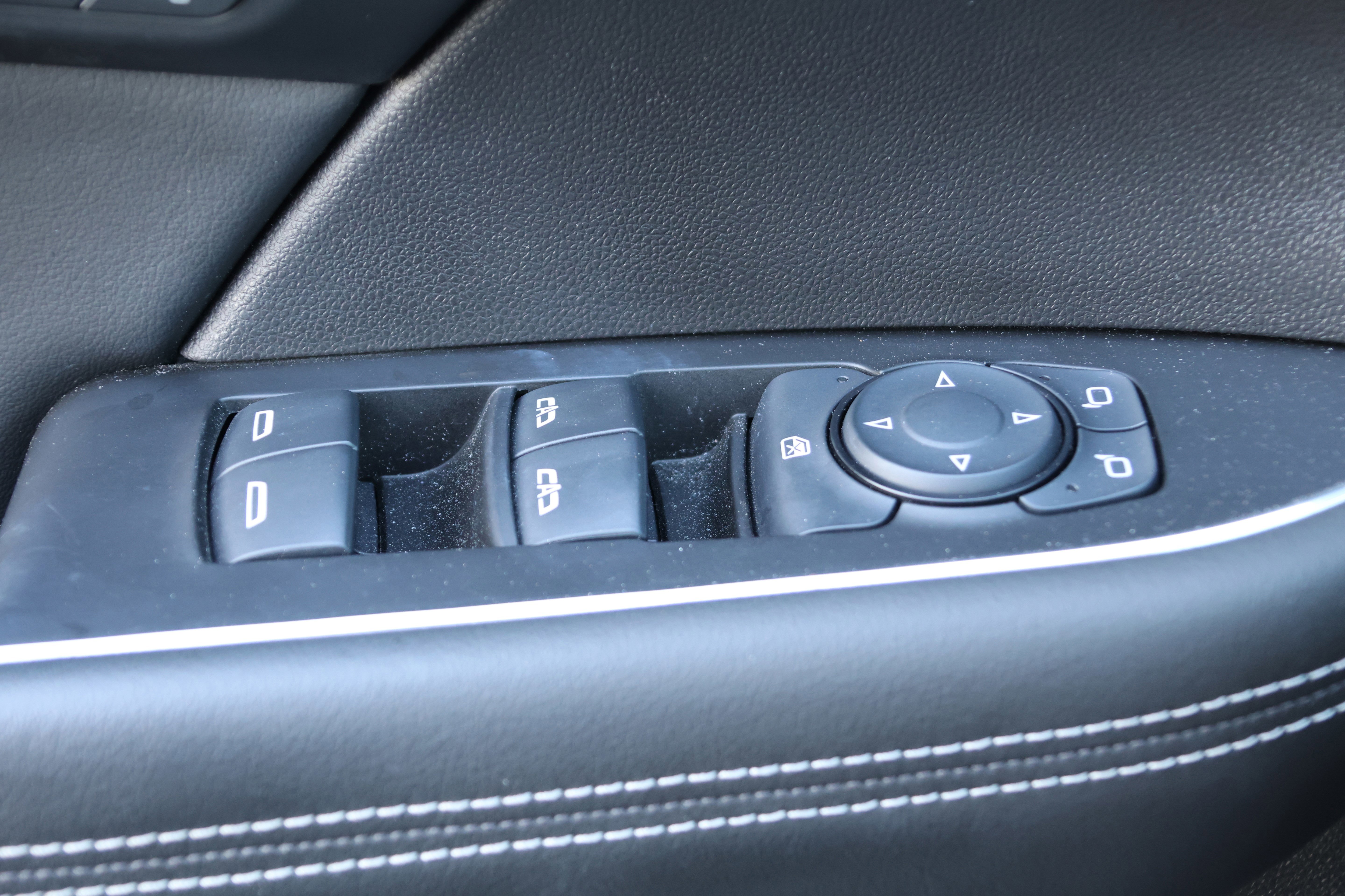 Used 2022 Buick Envision Avenir w/ Technology Package II FWD image 13