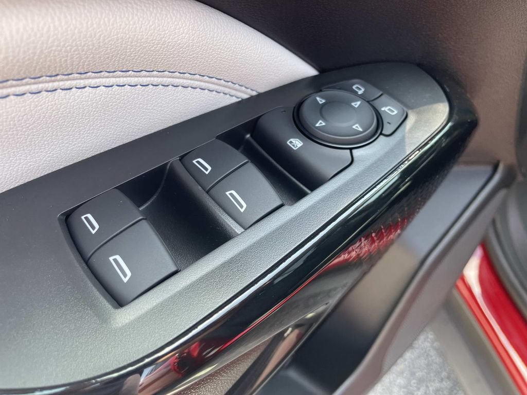 New 2026 Chevrolet Trax LT w/ Midnight Edition FWD image 15