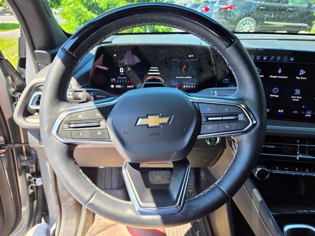 Used 2024 Chevrolet Traverse LT w/ Enhanced Driving Package AWD/4WD image 3