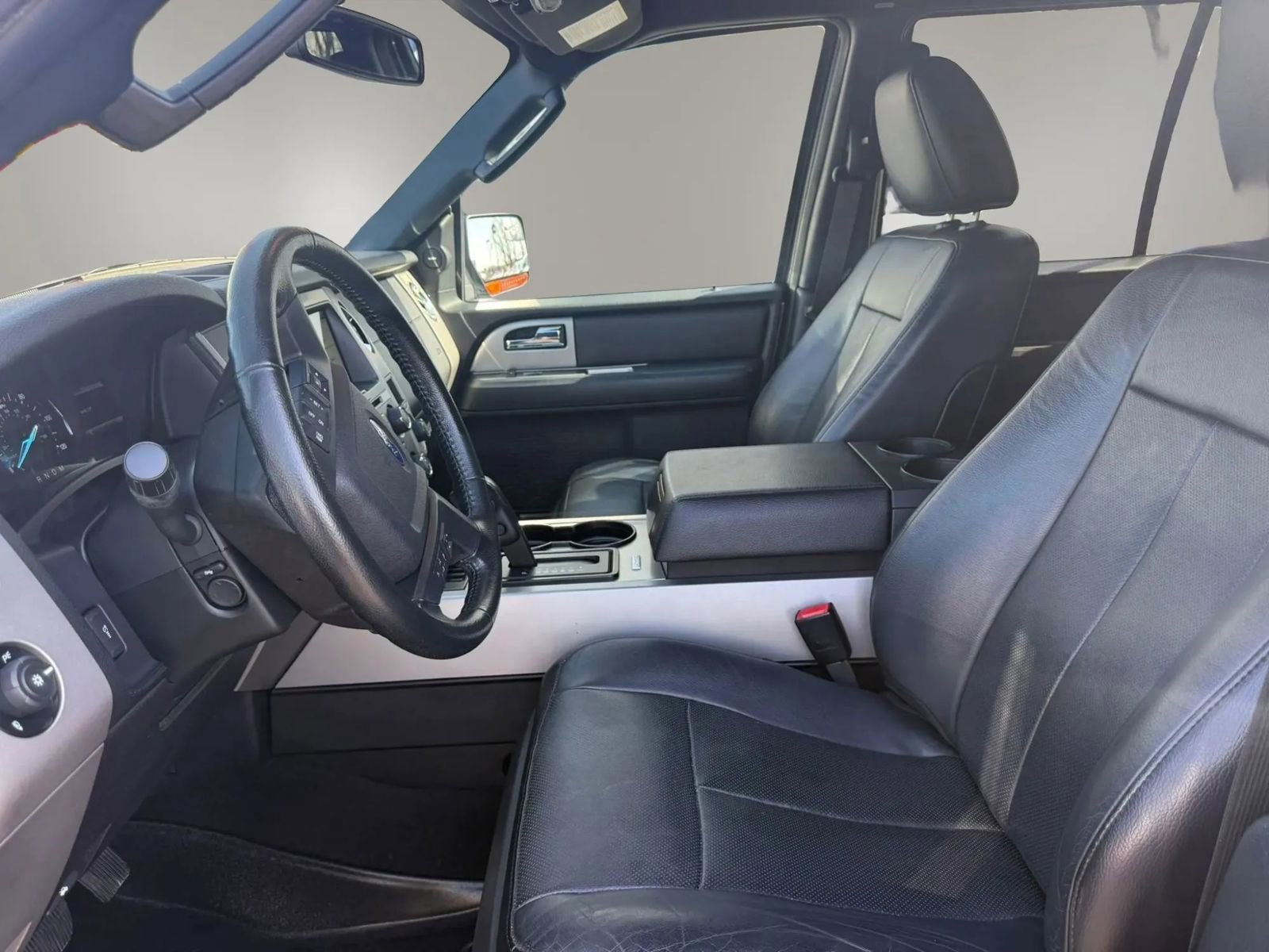 Used 2017 Ford Expedition EL XLT w/ Equipment Group 202A AWD/4WD image 14