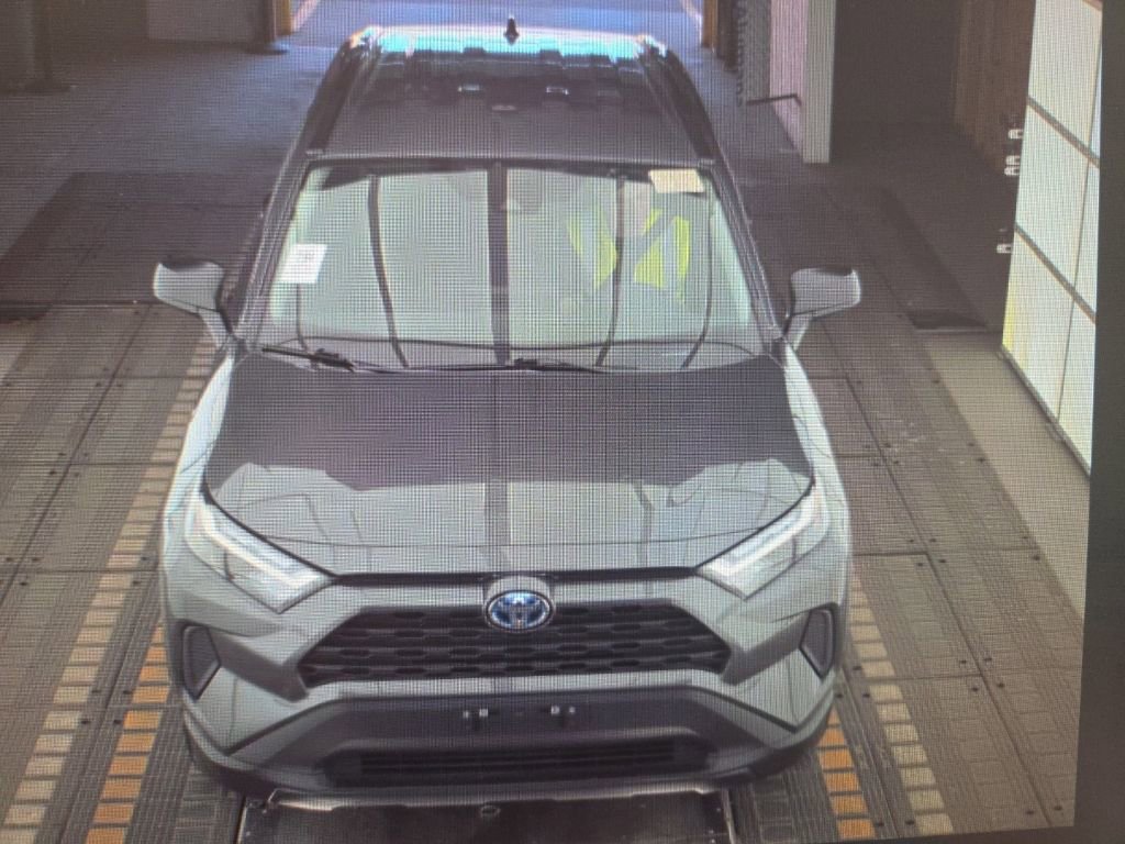 Used 2024 Toyota RAV4 LE AWD/4WD image 18