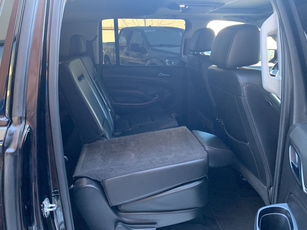 Used 2019 GMC Yukon XL SLT w/ Graphite Performance Edition image 30