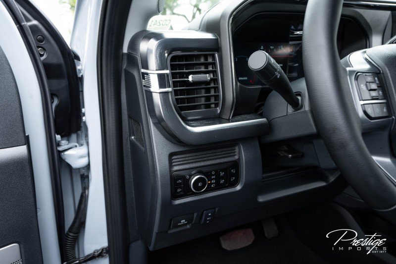 Used 2025 Ford F250 Lariat w/ Lariat Ultimate Package image 32