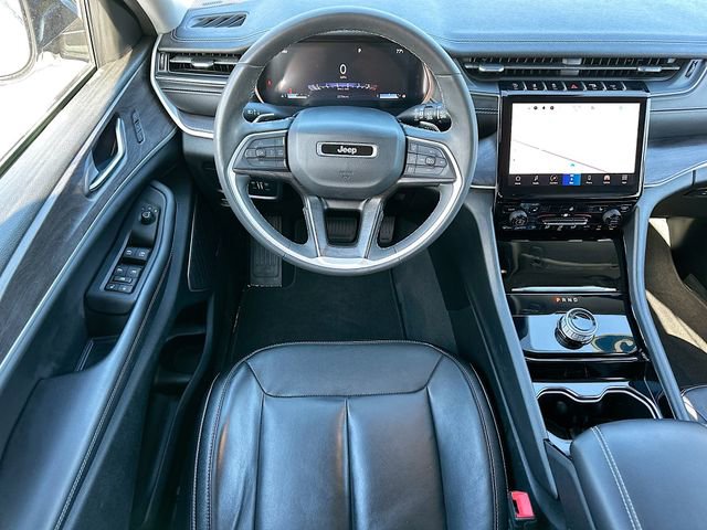 Used 2023 Jeep Grand Cherokee Limited image 23