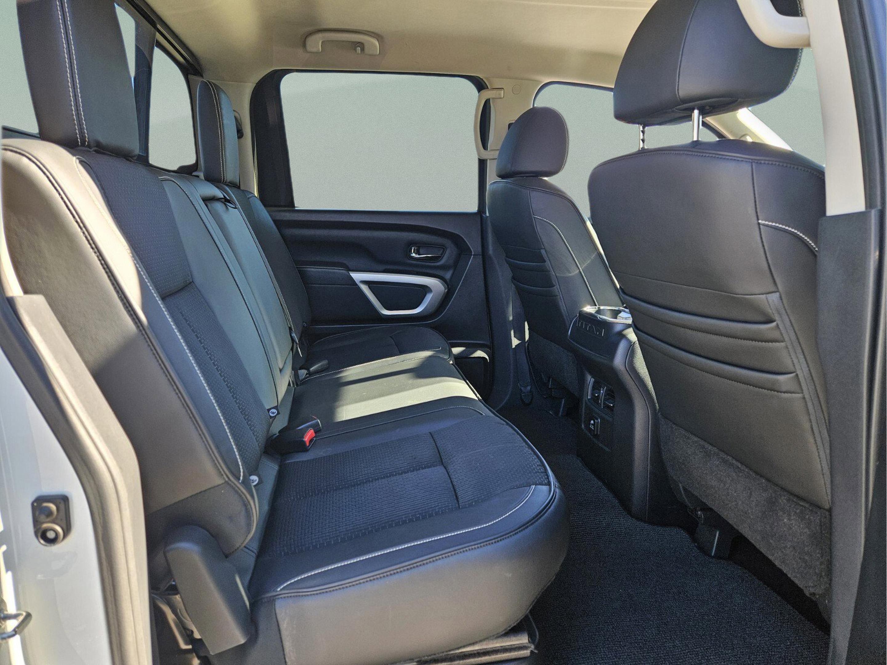 Used 2018 Nissan Titan PRO-4X image 9