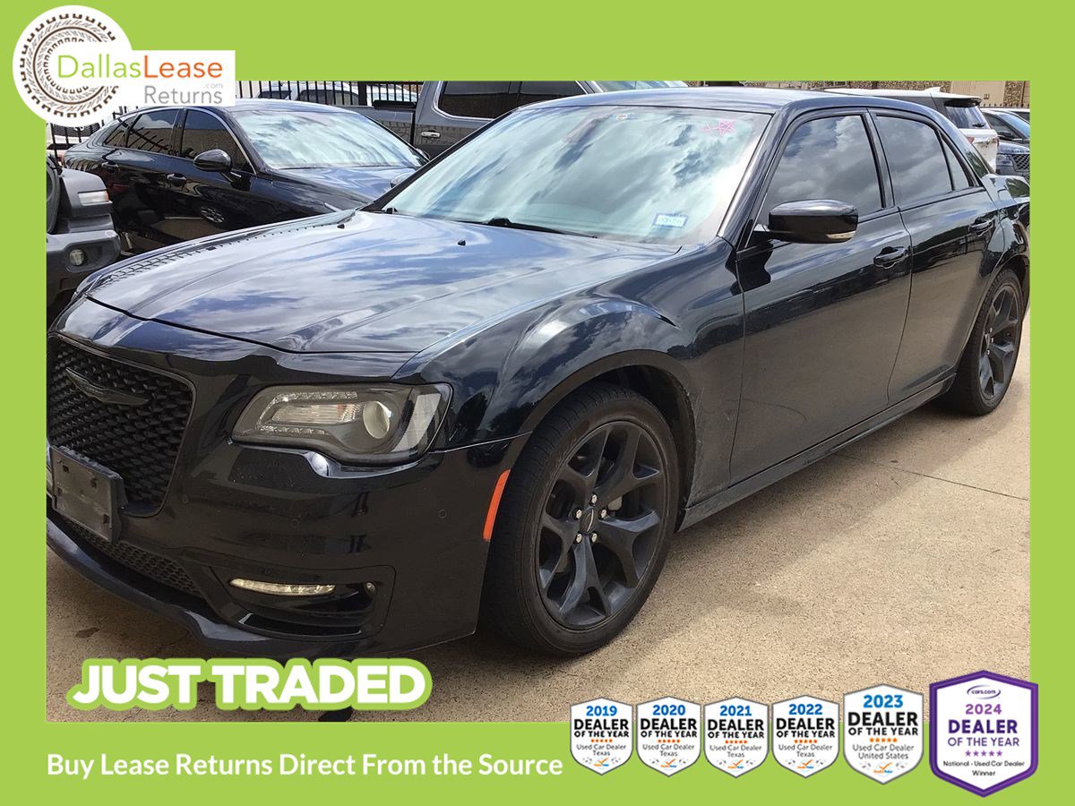 Used 2022 Chrysler 300 Touring L RWD image 1