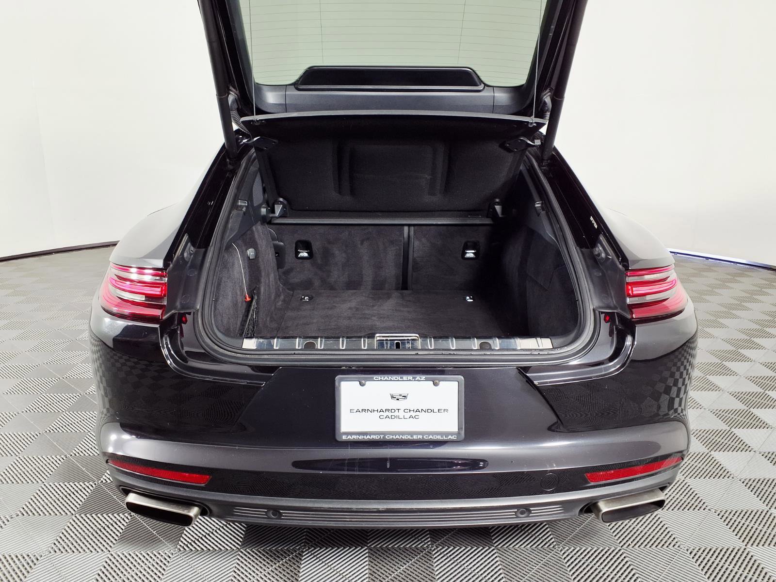 Used 2018 Porsche Panamera 4 AWD/4WD image 8
