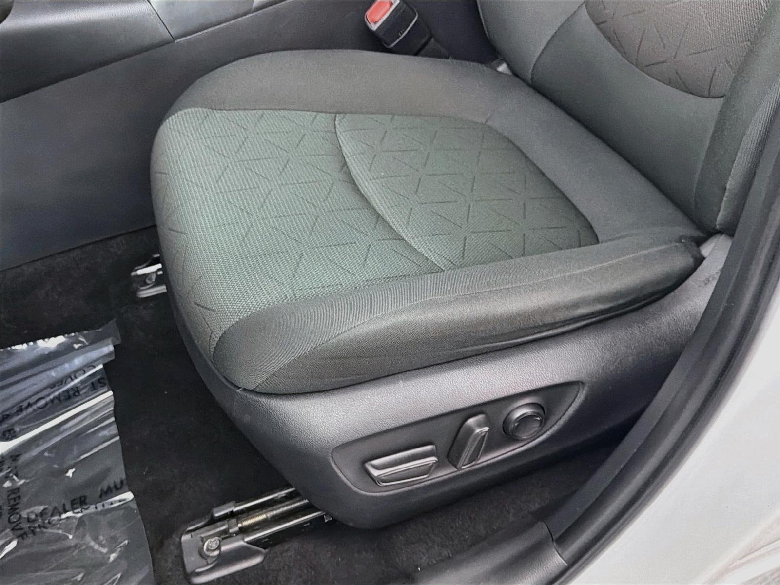 Used 2023 Toyota RAV4 XLE FWD image 21