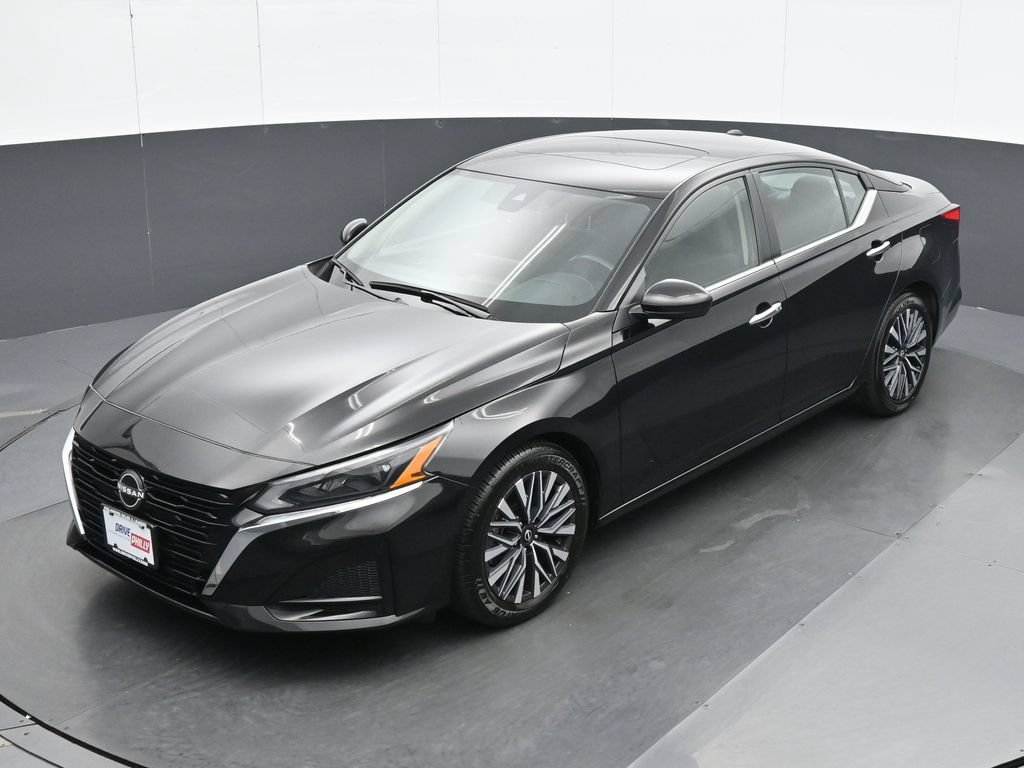 Used 2024 Nissan Altima 2.5 SV w/ SV Premium Package FWD image 17