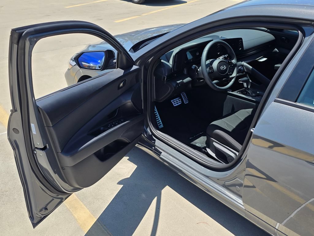 New 2026 Hyundai Elantra Sport FWD image 33