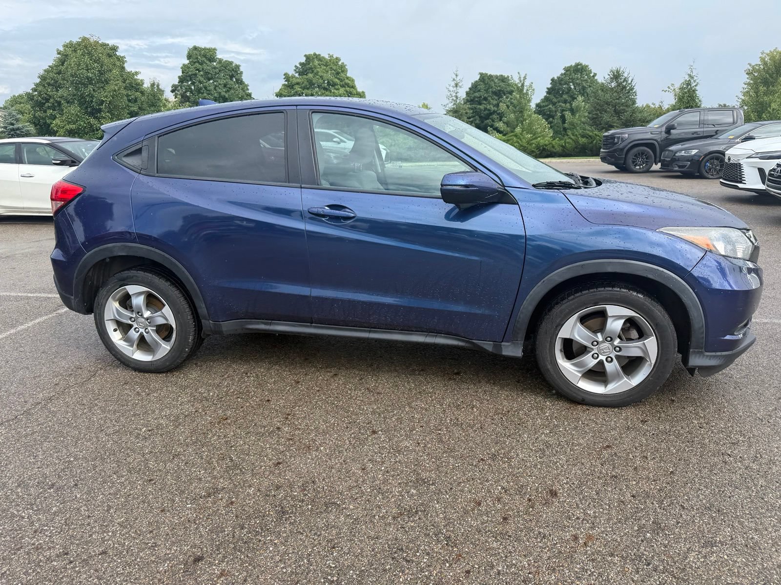 Used 2017 Honda HR-V EX image 4