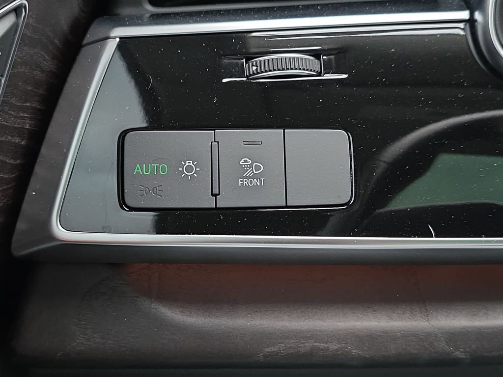 Used 2023 Audi Q8 Premium Plus w/ Premium Plus Package image 30