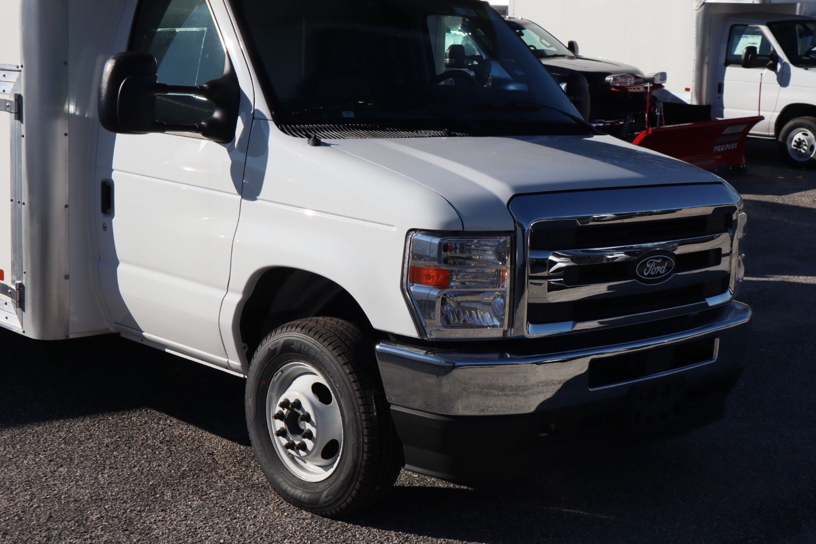 New 2026 Ford E-450 and Econoline 450 Super Duty w/ Power Equipment Group RWD image 2