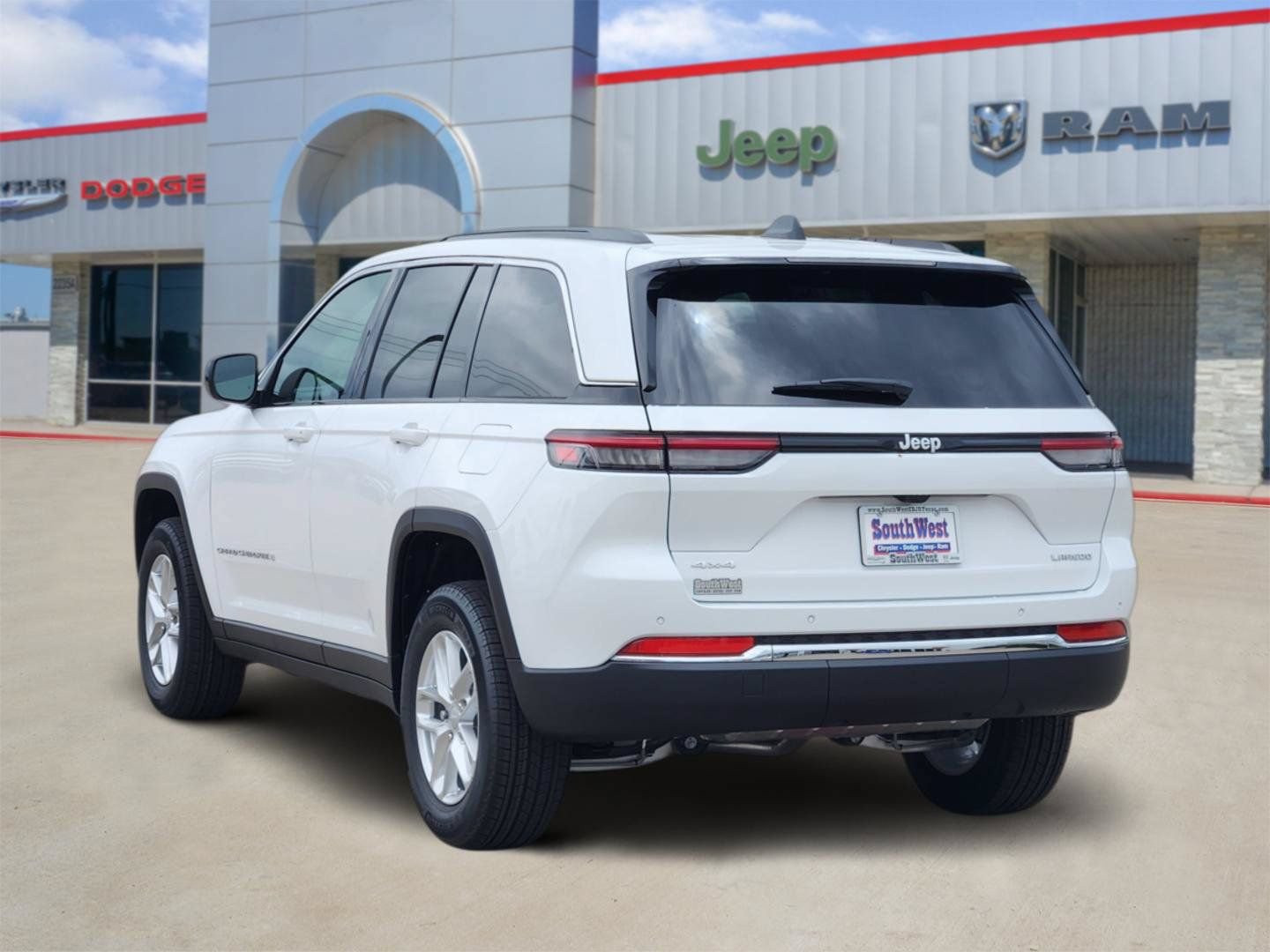 New 2026 Jeep Grand Cherokee Laredo X AWD/4WD image 4
