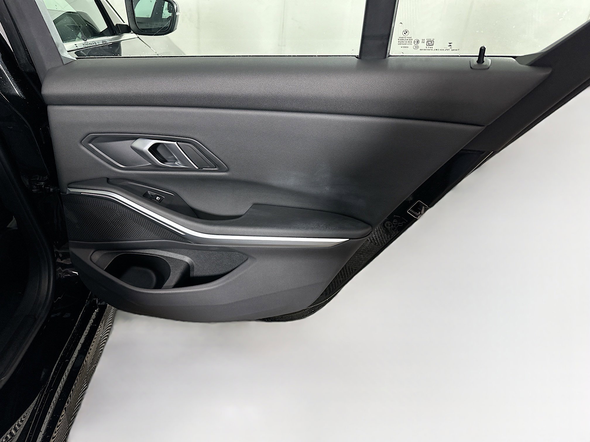 Used 2025 BMW 330i Sedan w/ Convenience Package image 33