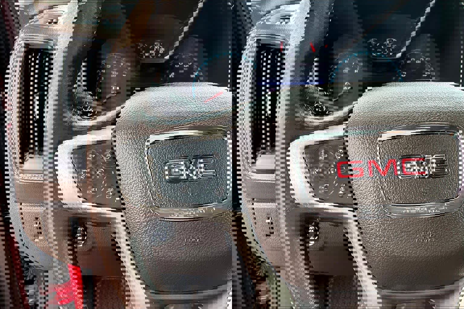 Used 2022 GMC Canyon Denali image 19