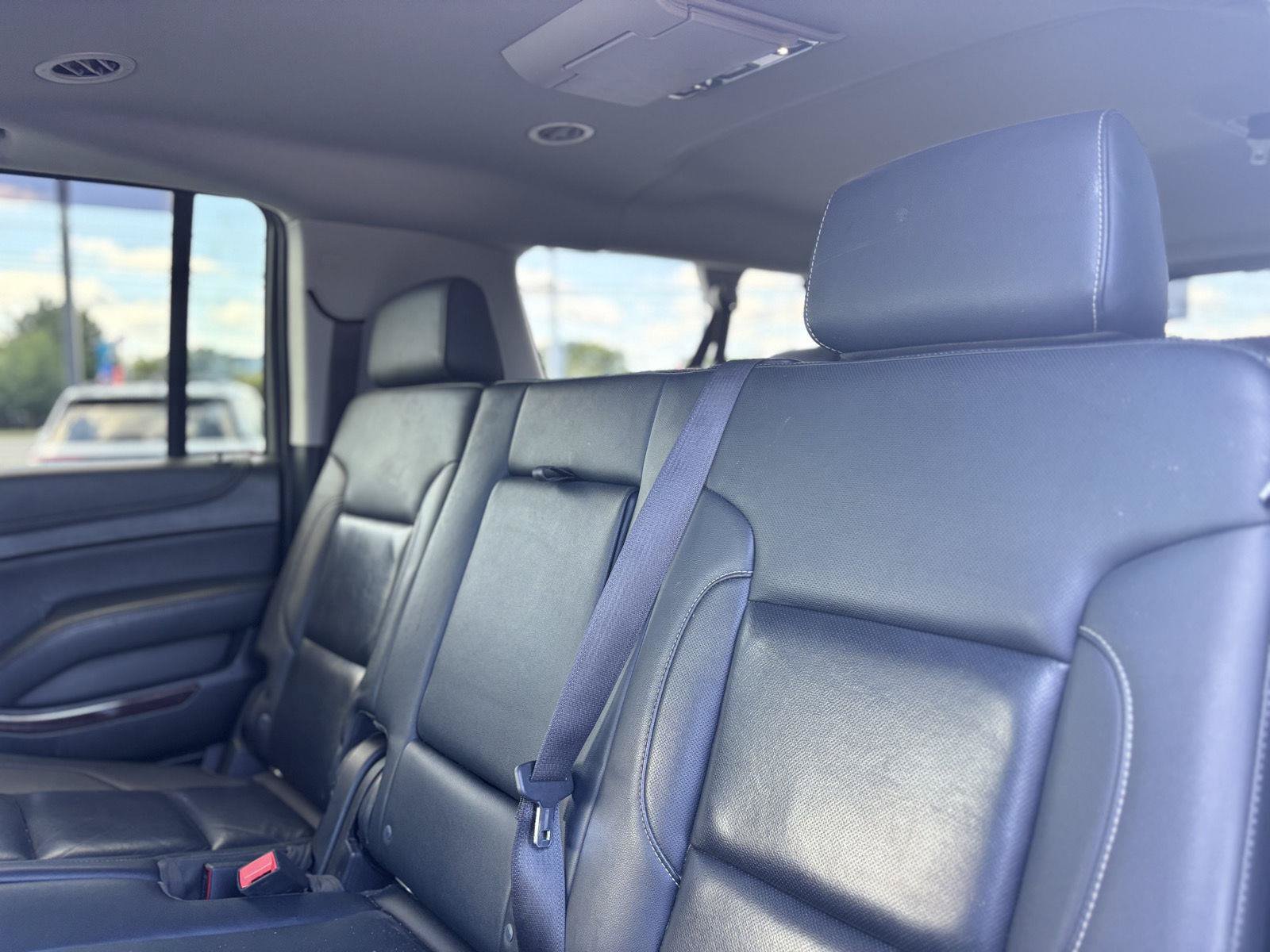 Used 2019 GMC Yukon XL SLT w/ Open Road Package AWD/4WD image 5