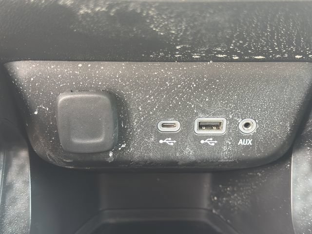 Used 2023 Chevrolet TrailBlazer LT FWD image 19