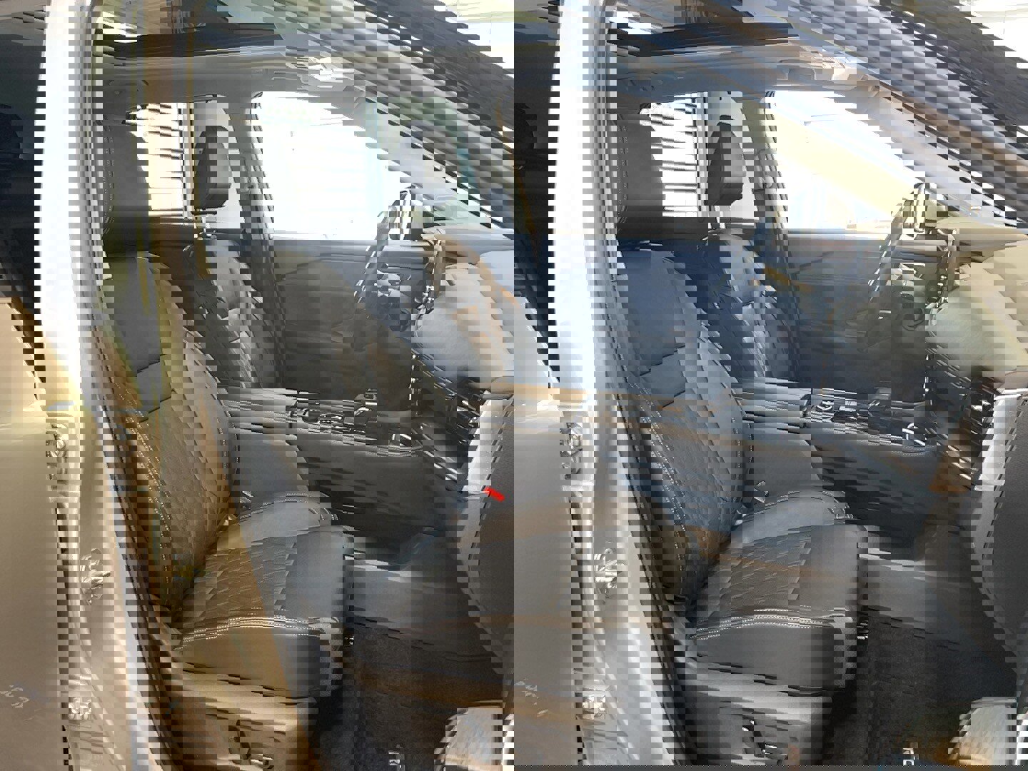 Used 2022 Nissan Rogue Platinum w/ Head-Up Display Package image 27