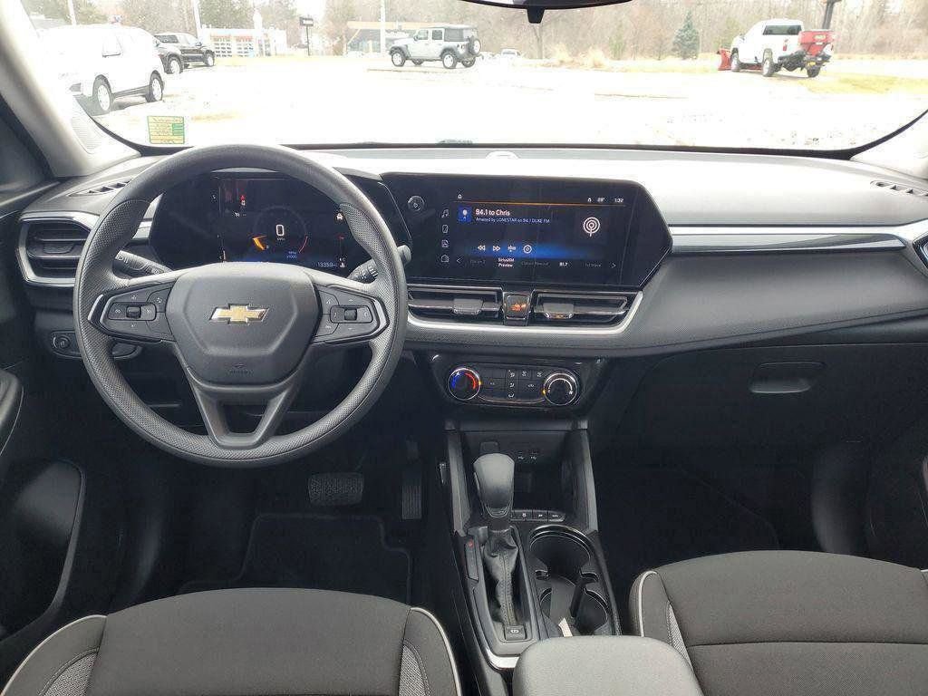 Certified 2024 Chevrolet TrailBlazer LT w/ Driver Confidence Package image 21